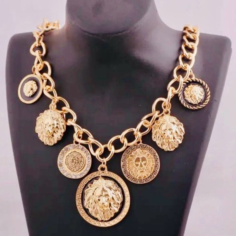 NECKLACE: Golden-Tone Lion Head Thick Chain w/Lg Alloy Pendant & Zirconias, NWOT - Picture 8 of 16